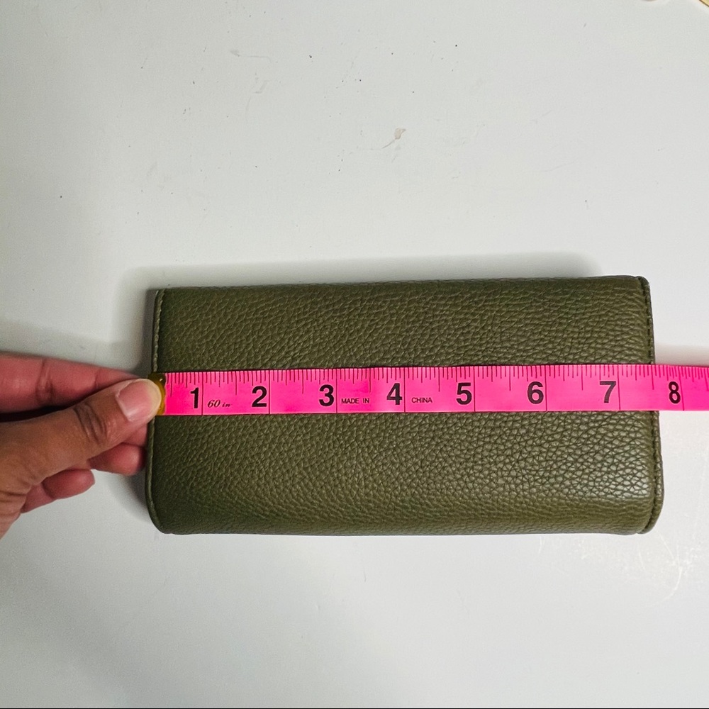 Charming Charlie Green wallet - Picture 3 of 6
